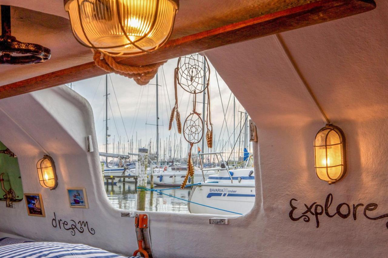 Polarstern - Unique Boatstay! Monnickendam Eksteriør billede