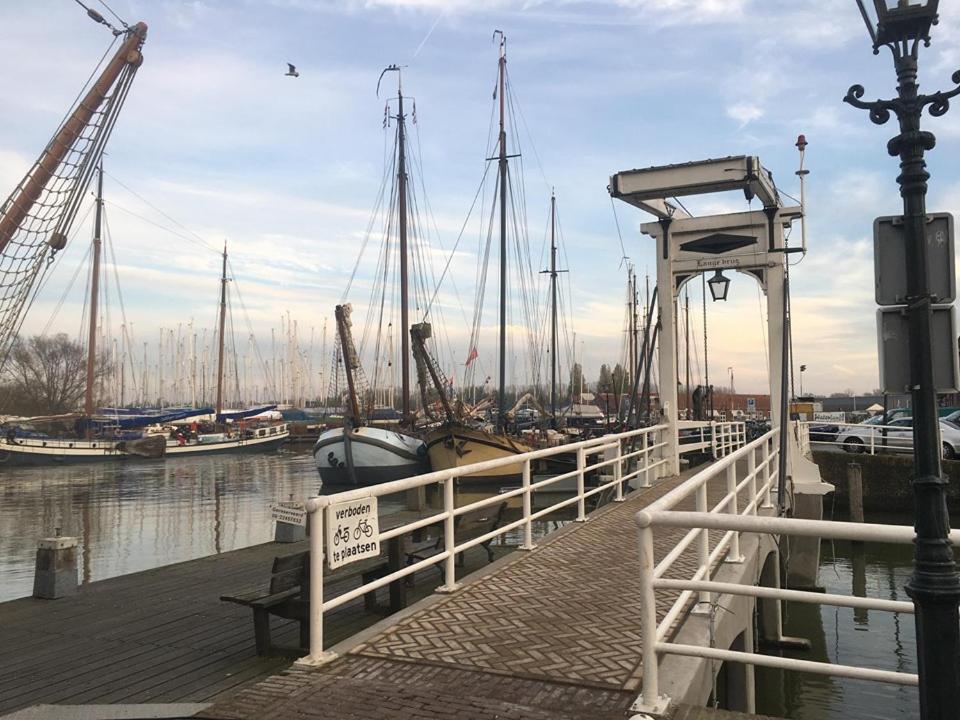 Polarstern - Unique Boatstay! Monnickendam Eksteriør billede